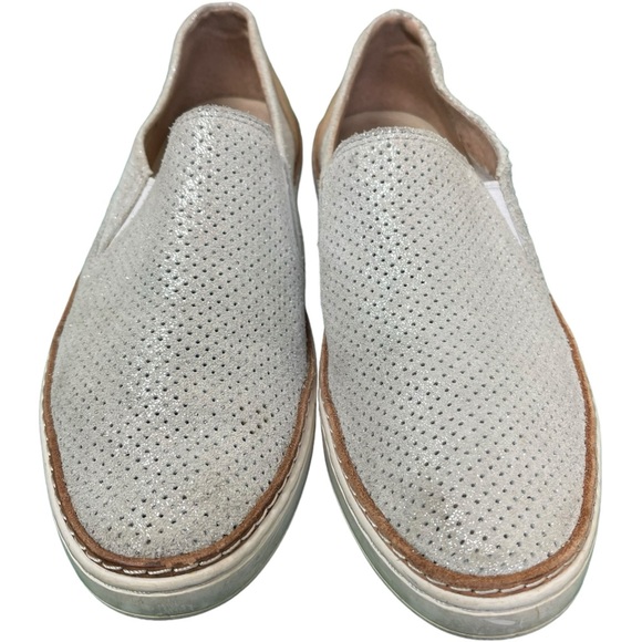 UGG Sneaker Silver Adley Perf Stardust Almond Toe Leather Slip On Shoe 7 - Picture 2 of 8